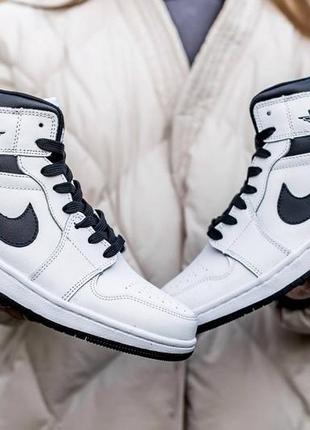 Женские кроссовки nike air jordan 1 white black 36-37-38-402 фото