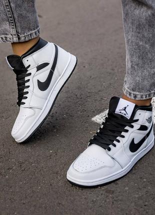 Женские кроссовки nike air jordan 1 white black 36-37-38-407 фото