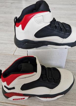 Стильные качественные недрогие хайтопы ботинки деми