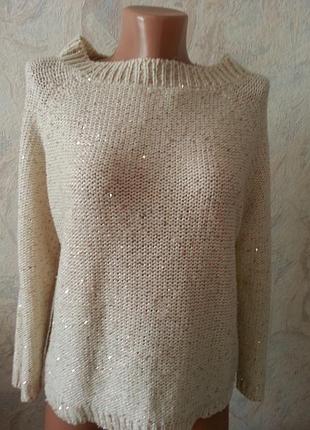 Тепла,нарядна кофточка з дрібними паєтками .