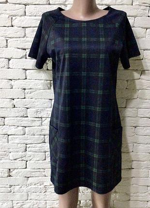 Трикотажное платье в клетку