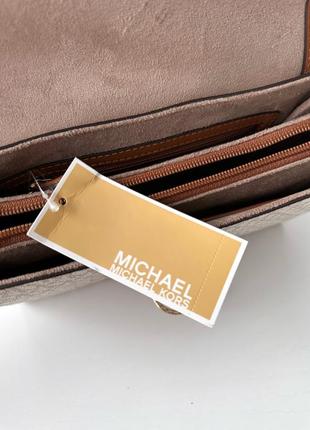 Женская брендовая сумочка michael kors hendrix medium messenger bag сумка оригинал кожа мишель корс майкл корс на подарок жене подарок девушке10 фото