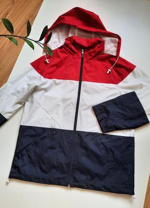 Стильная куртка ветровка в стиле tommy hilfiger, размер l /xl1 фото