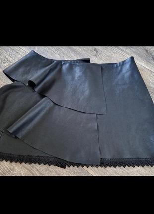 Стильная мини юбка под кожу от zara