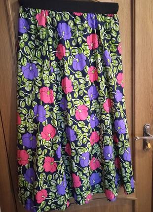 Шикарна нова спідниця