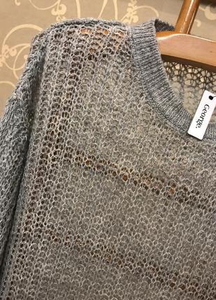 Дуже красивий і стильний брендовий в'язаний светр-оверсайз сірого кольору 20.