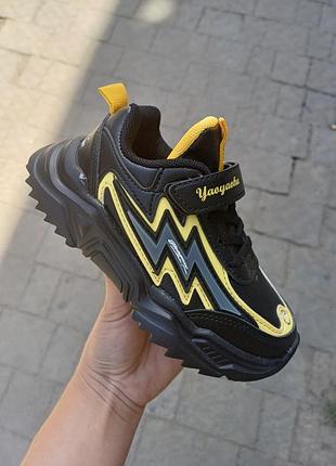 Осінні кросівки 28р.