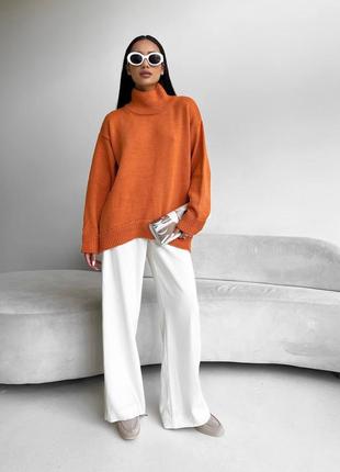 Яскравий лаконічний светр у стилі  massimo