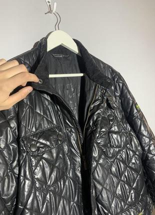 Лаковая куртка от известного бренда barbour6 фото