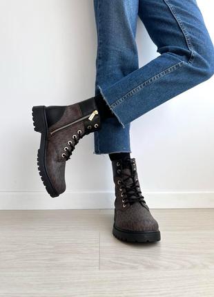 Coach alistair lace-up lug sole combat booties женские брендовые кожаные ботинки майкл корс мишель оригинал кожа коуч на подарок жене подарок девушке2 фото