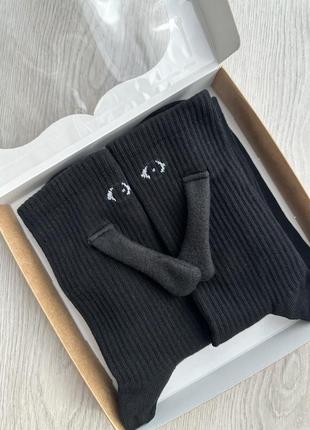 Подарунковий набір  (дві пари шкарпеток з ручками на магнітах)3 фото