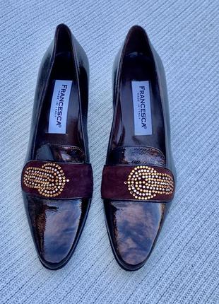 Туфли полностью кожаные лаковые со стразами francesca (италия)3 фото