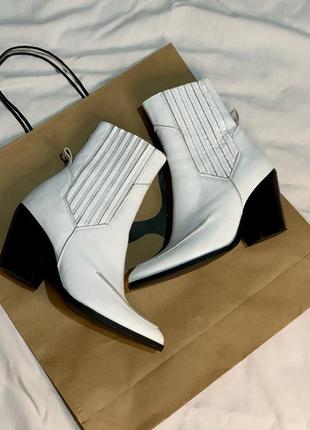Красивые кожаные ботиночки,казаки,женская обувь на осень mango1 фото