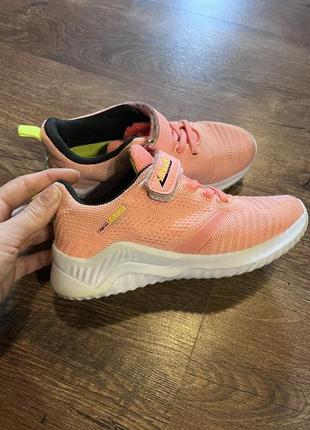 Кросівки дитячі