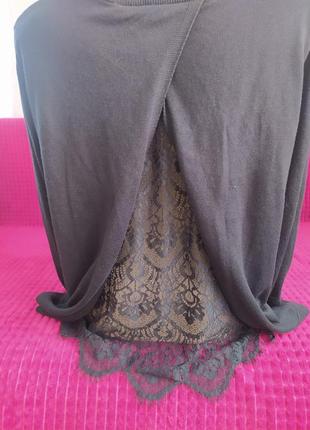 Кофта с оригинальной спинкой