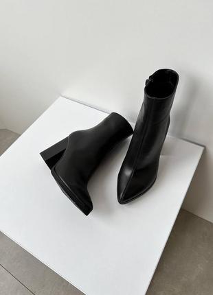 Витончені ботильйони з натуральної шкіри, демі/зима