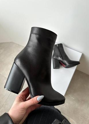 Витончені ботильйони з натуральної шкіри, демі/зима