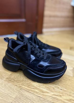Кроссовки женские из натуральной кожи