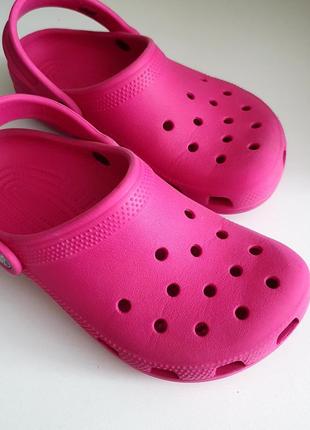 Крутые малиновые crocs оригинал