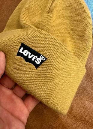 Оригинальная шапка levi’s