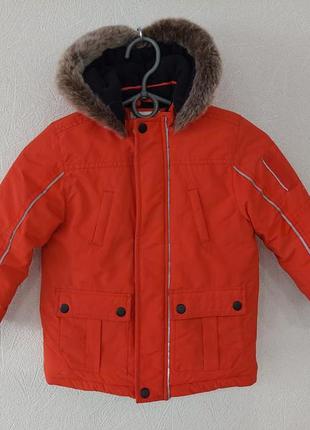 Красная куртка, спортивная зимняя курточка зима.