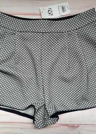 Шикарные шорты в геометрический принт1 фото