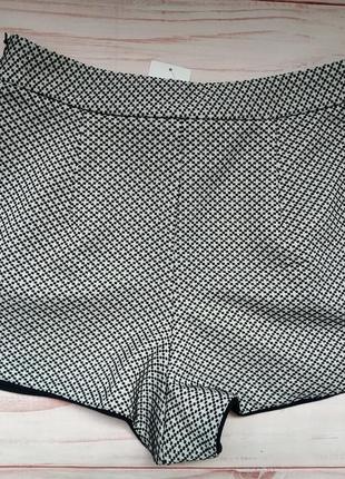 Шикарные шорты в геометрический принт3 фото