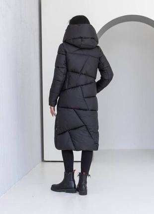 Пуховик жіночий довгий