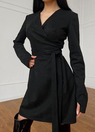 Платье - мини женское короткое замшевое, с длинным рукавом с митенкой для пальца, черное3 фото