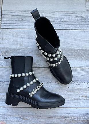 Кожаные сапоги zara