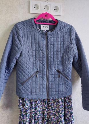 Голубая стеганная укороченная курточка-бомбер vrswoman  (размер 34-36)7 фото