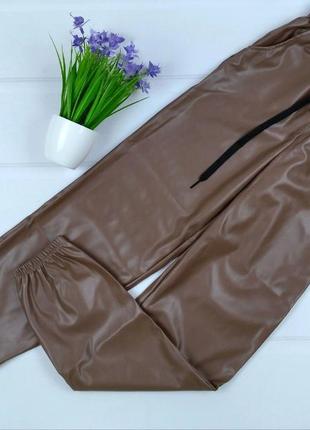 Штаны, брюки джоггеры из экокожи для девочки