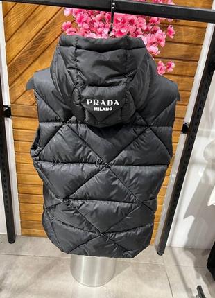 Жилетка в стиле prada