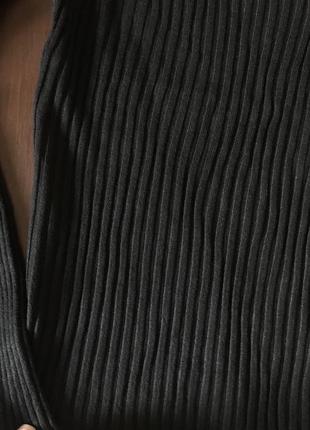 Кофта в рубчик,свитер с переплётом и вырезом на груди3 фото