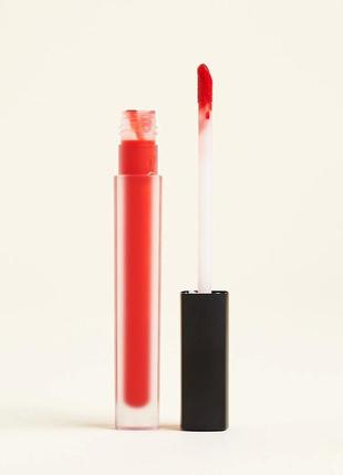 Лімітована матова стійка рідка червона помада лиха huda - liquid lipstick alluring5 фото