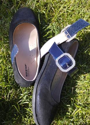 Удобные туфли для модниц на липучках2 фото