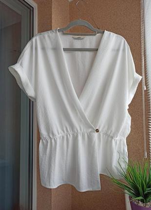 Красива стильна біла блуза на запах2 фото