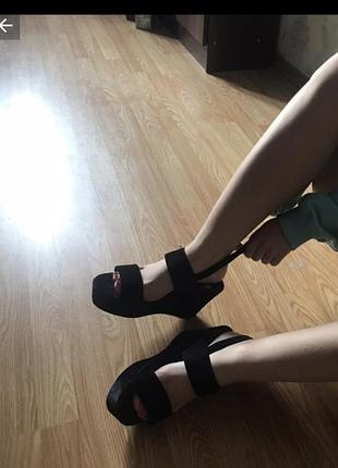 Босоніжки літні