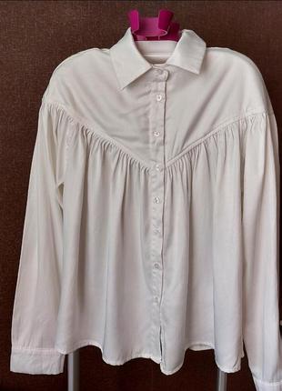 Біла блуза на розмір хс.