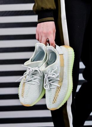 Шикарні жіночі кросівки adidas yeezy 350 м'ятний колір /весна/літо/осінь😍