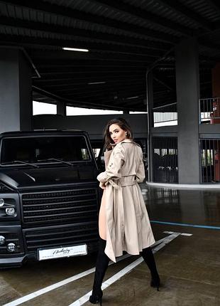 Стильный осенний кожаный плащ на замше