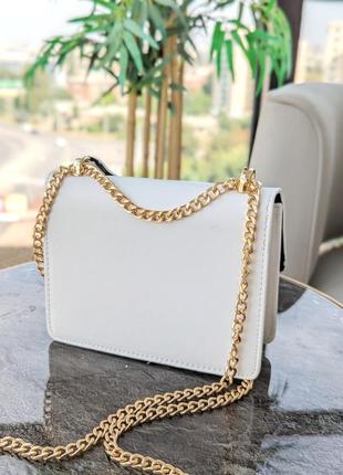 Біла жіноча міні сумочка клатч на ланцюжку, маленька молодіжна модна брендова сумка крос-боді5 фото