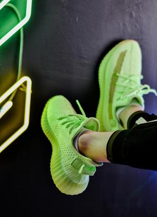 Шикарные кроссовки adidas yeezy boost 350 neon green
