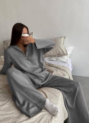 Качественный, серый графит стильный модный трендовый тепленький костюмчик весна осень 2023