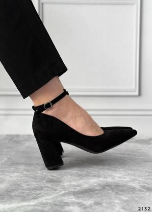 Женские черные замшевые туфли с ремешком на квадратных удобных каблуках2 фото