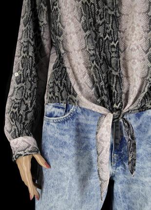 Брендова блузка із зав'язками "f&amp;f" сіра зі зміїним принтом. розмір uk14/eur42.4 фото