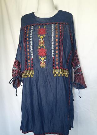 Джинсовое женское платье, туника с вышивкой, вышиванка фотосессия вышивка10 фото