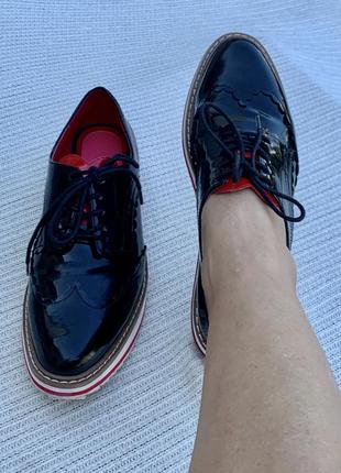Ботинки лаковые оксфорды низкие на шнурках zara (испания)5 фото