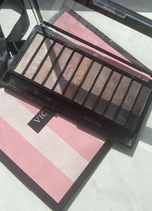 Палетка теней make up atelier
