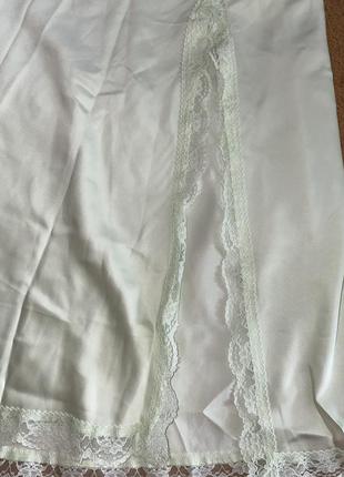 Атласная юбка с разрезом юбка-миди атласная юбка с кружевом h&amp;m мятная юбка сатиновая юбка с разрезом юбка с кружевной отделкой3 фото